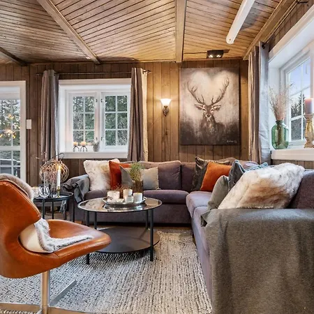 Skeikampen With Mountain View, Jacuzzi, And 8 Bedrooms Chalet Aulstad