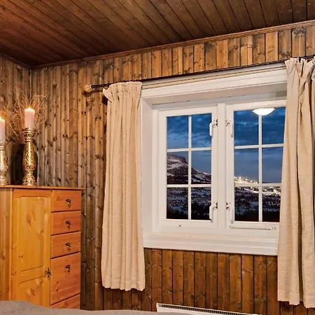 Skeikampen With Mountain View, Jacuzzi, And 8 Bedrooms בקתה