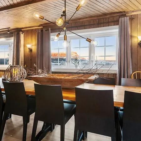 Skeikampen With Mountain View, Jacuzzi, And 8 Bedrooms Horská chata *