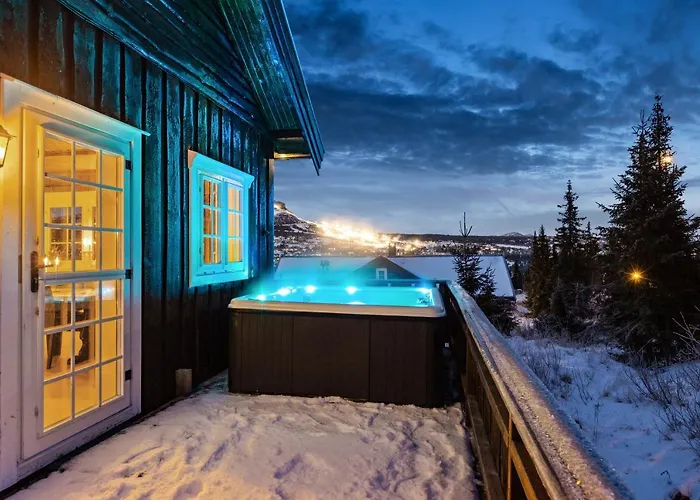 Chalet Skeikampen With Mountain View, Jacuzzi, And 8 Bedrooms Aulstad