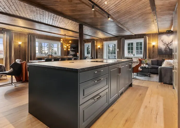 Skeikampen With Mountain View, Jacuzzi, And 8 Bedrooms Chalet
