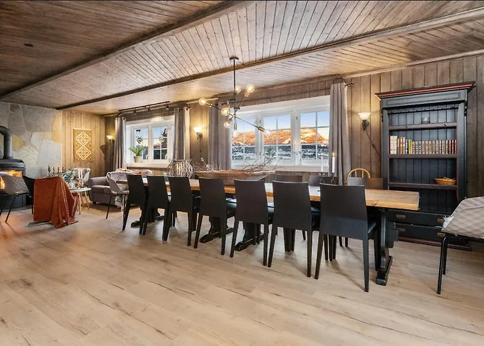 Skeikampen With Mountain View, Jacuzzi, And 8 Bedrooms Chalet Aulstad
