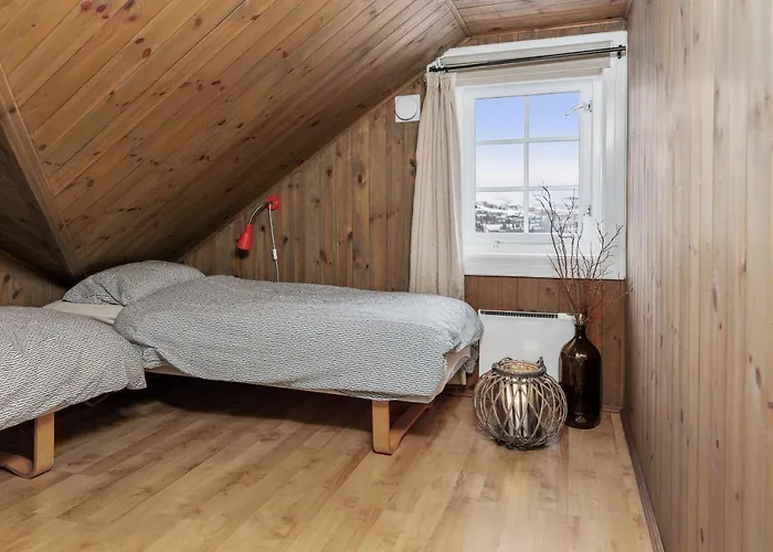 Skeikampen With Mountain View, Jacuzzi, And 8 Bedrooms Chalet *