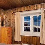Skeikampen With Mountain View, Jacuzzi, And 8 Bedrooms Chalet